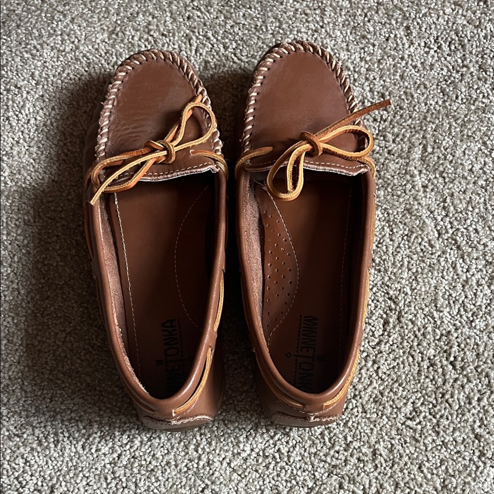 Minnetonka Chestnut Brown Leather Moccasin